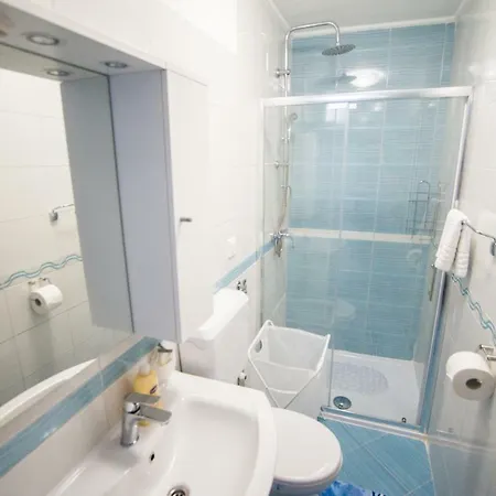 아파트 Apartment